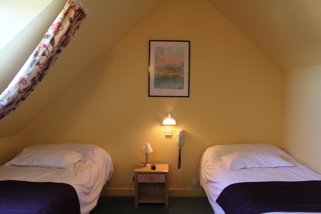 Hotel Des Bains Lancieux Room photo